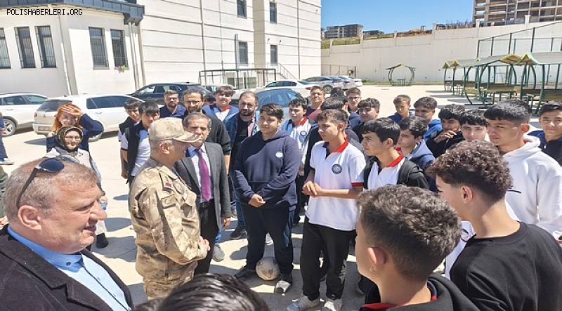 Gaziantep İl Jandarma Komutanı Tümgeneral Halil Şen’den okullarda güvenlik denetimi
