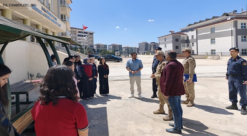 Gaziantep İl Jandarma Komutanı Tümgeneral Halil Şen’den okullarda güvenlik denetimi