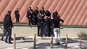 Gaziantep’te AVM’de Düşme Vakası! Genç Kız Ağır Yaralandı