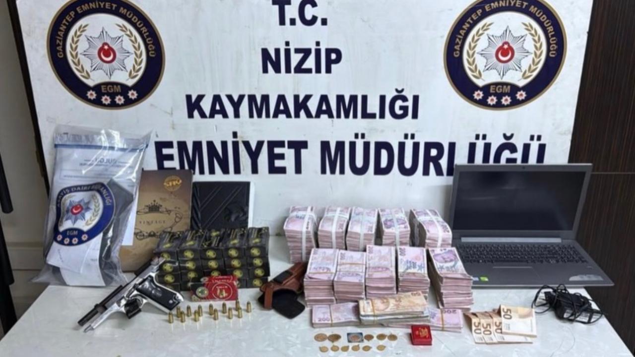 Gaziantep'te 43 kişiyi 300 milyon lira dolandıran 3 şüpheli yakalandı
