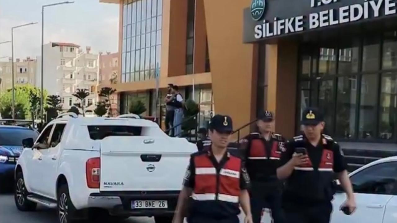 Silifke Belediyesi’ne Operasyon! Belediye Başkanı Dahil Çok Sayıda Gözaltı Var