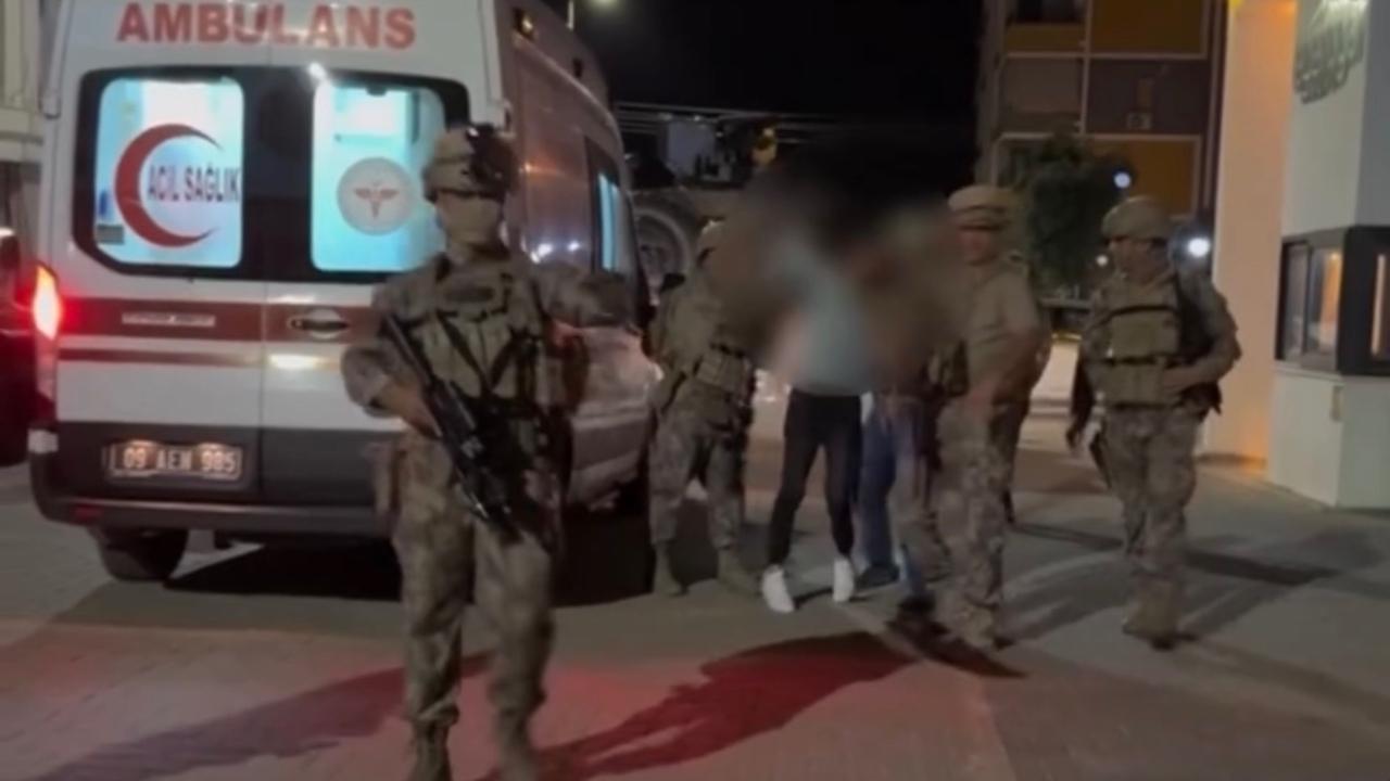 Pencereden Tüfekle Rasgele Ateş Açtı! Özel Harekat Polisleri Evi Ablukaya Aldı