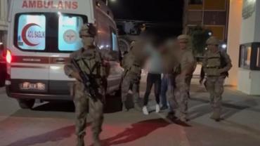 Pencereden Tüfekle Rastgele Ateş Açtı! Özel Harekat Polisleri Evi Ablukaya Aldı